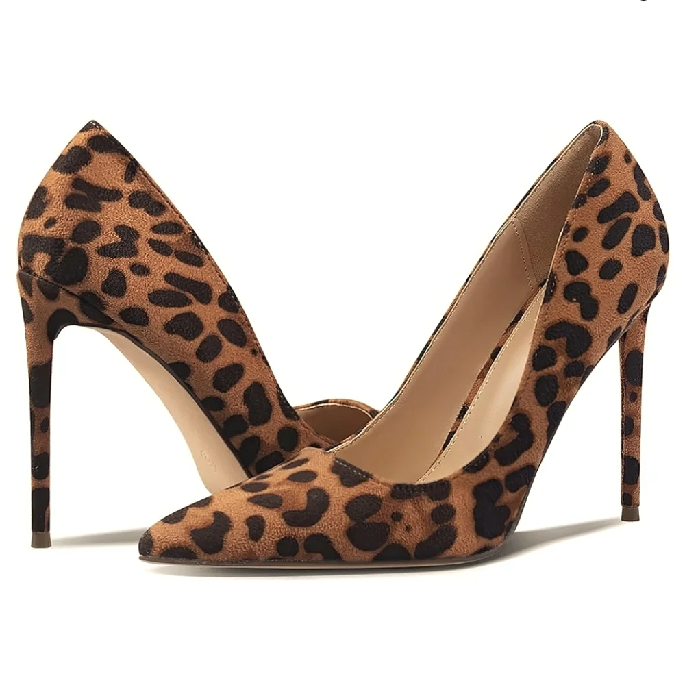 🆕️ Leopard print heels - Picture 1 of 9